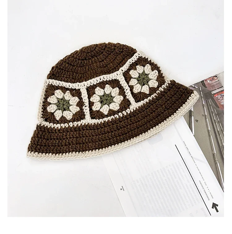 2026 NEU Japanische handgefertigte Blumen- und Karomuster-Häkel-Eimerhüte für Damen, Sommer-Fischermütze mit Farbkombination, gestrickte Strandmütze für Mädchen, Y2k – Detail 7