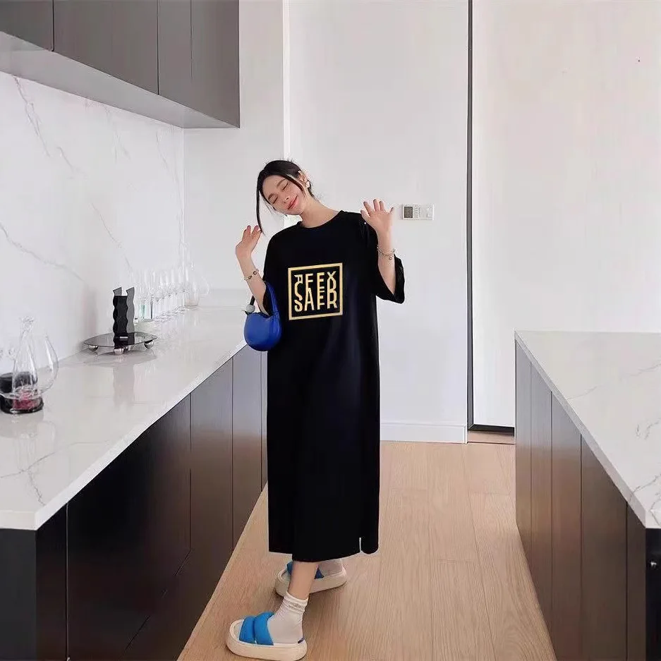 Estate nuovo stile versione coreana abito t-shirt casual semplice vestibilità ampia maniche corte spacco laterale stampa di lettere in stile inattivo