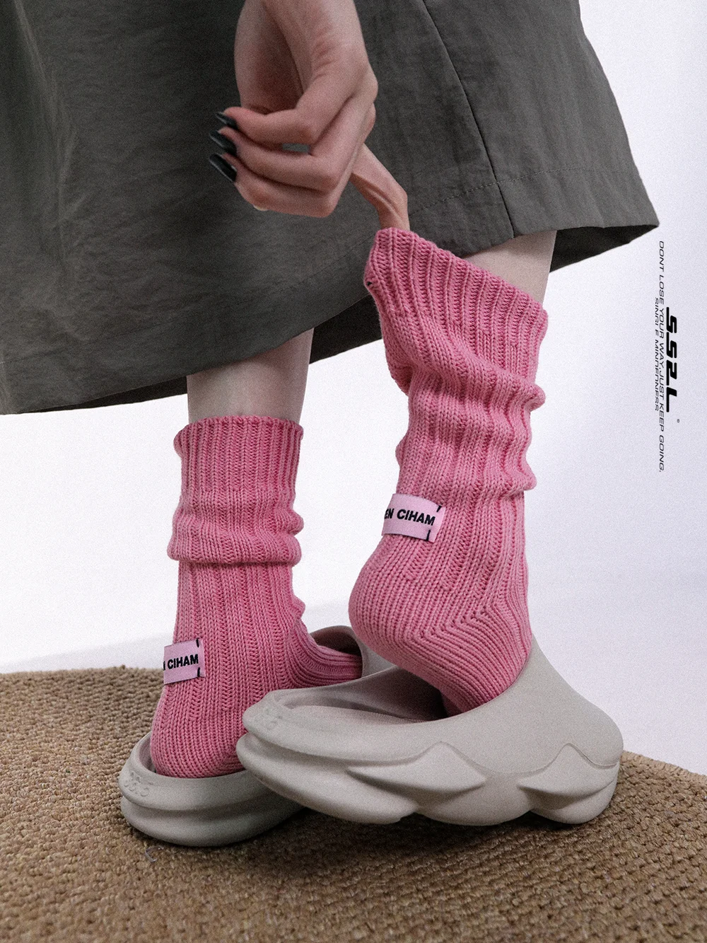 Mid-Calf Length Socks Cotton Solid Color Retro Pink Label Thick Knitted for Men and Women Same Style Four Seasons Universal 2Pcs