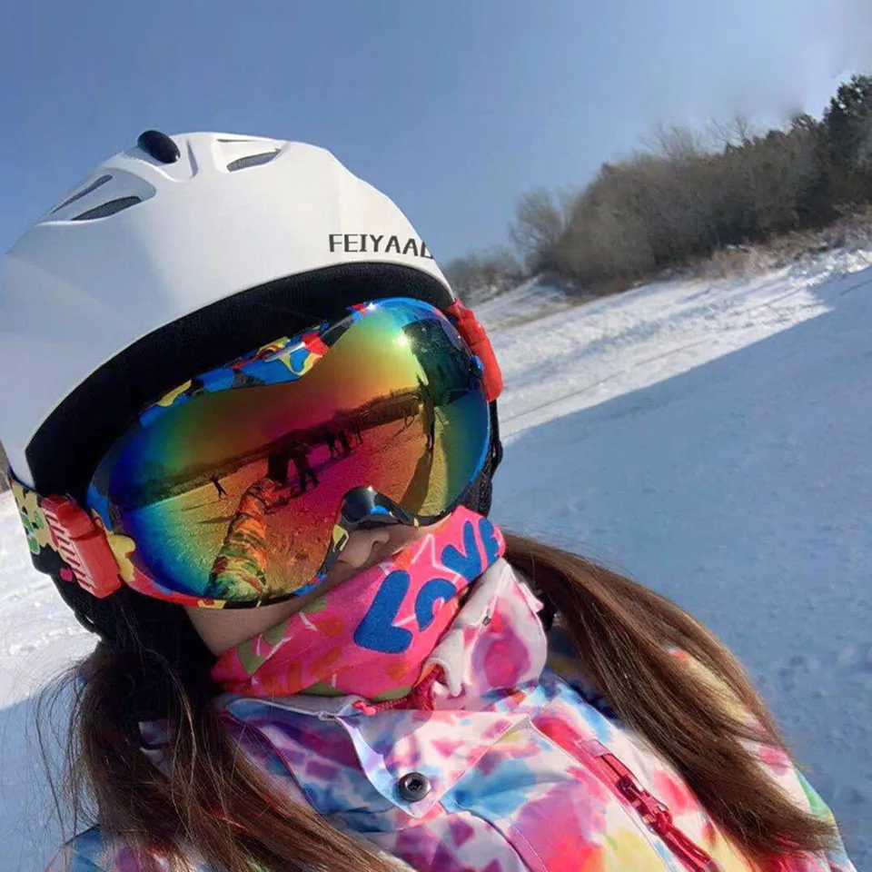 Coolfit 2022 Licht Ski Helm Met Veiligheid Certificaat Integraal Gegoten Snowboard Helm Fietsen Skiën Sneeuw Mannen Vrouwen Kind Kid