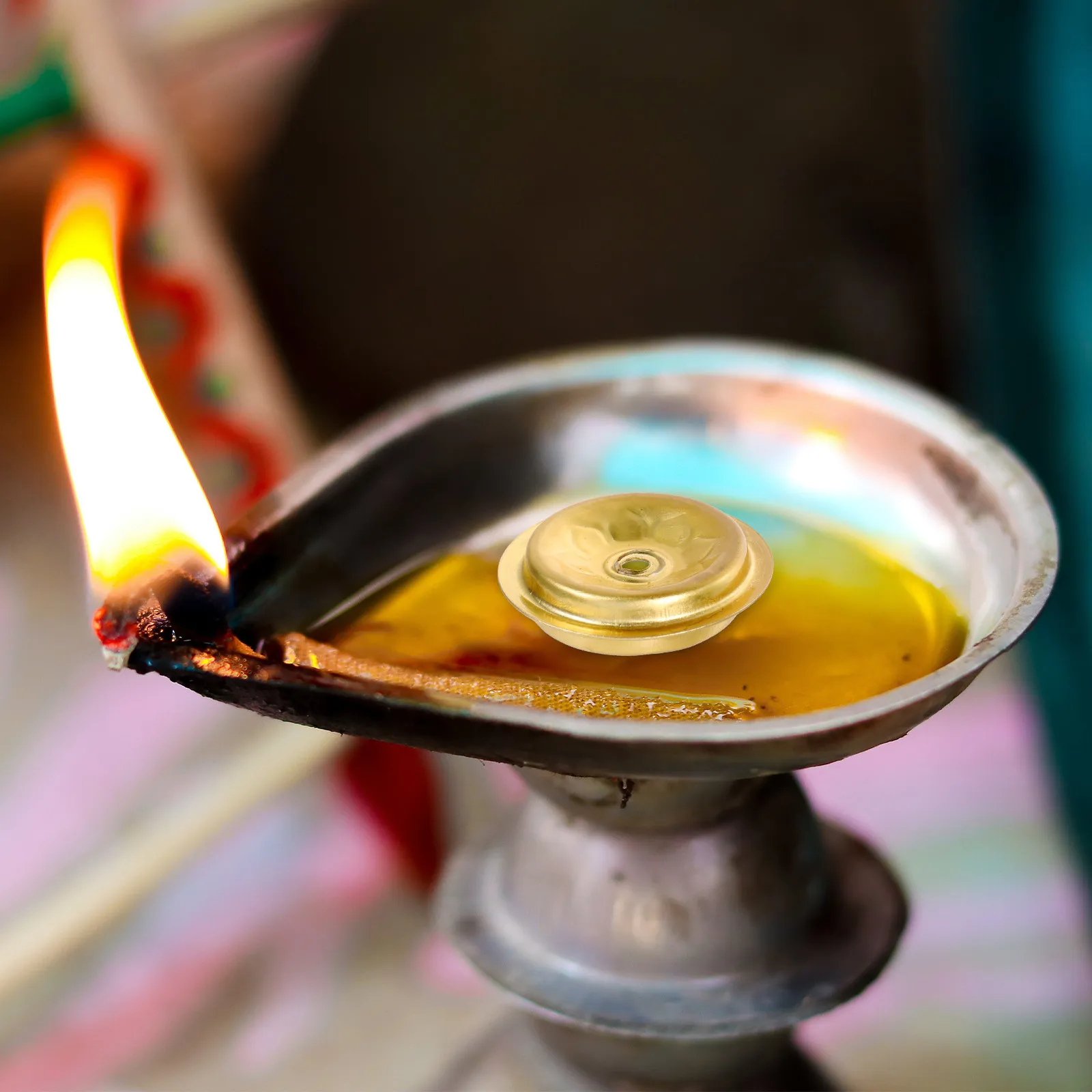 12Pcs Oil Lamp Floating Wicks Holders Metal Discs Wick Floating Holders Safe Burning Wick Base Buddhist Supplies