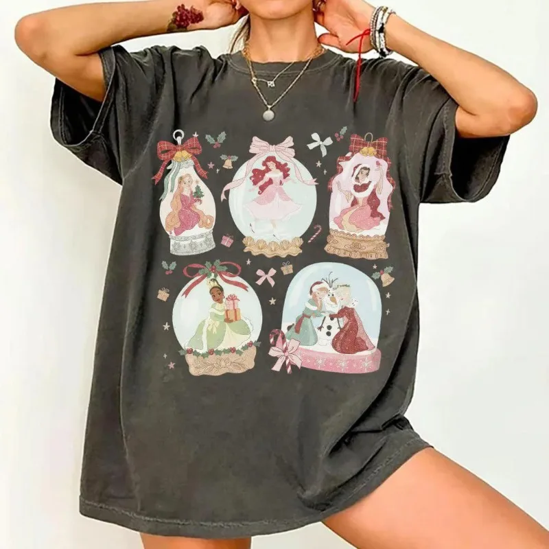 컴포트 컬러스 ®   디즈니 프린세스 글로브 크리스마스 셔츠, 디즈니 벨 아리엘 티아나 엘사 라푼젤 크리스마스 라이트 티셔츠, 소녀 크리스마스 여행
