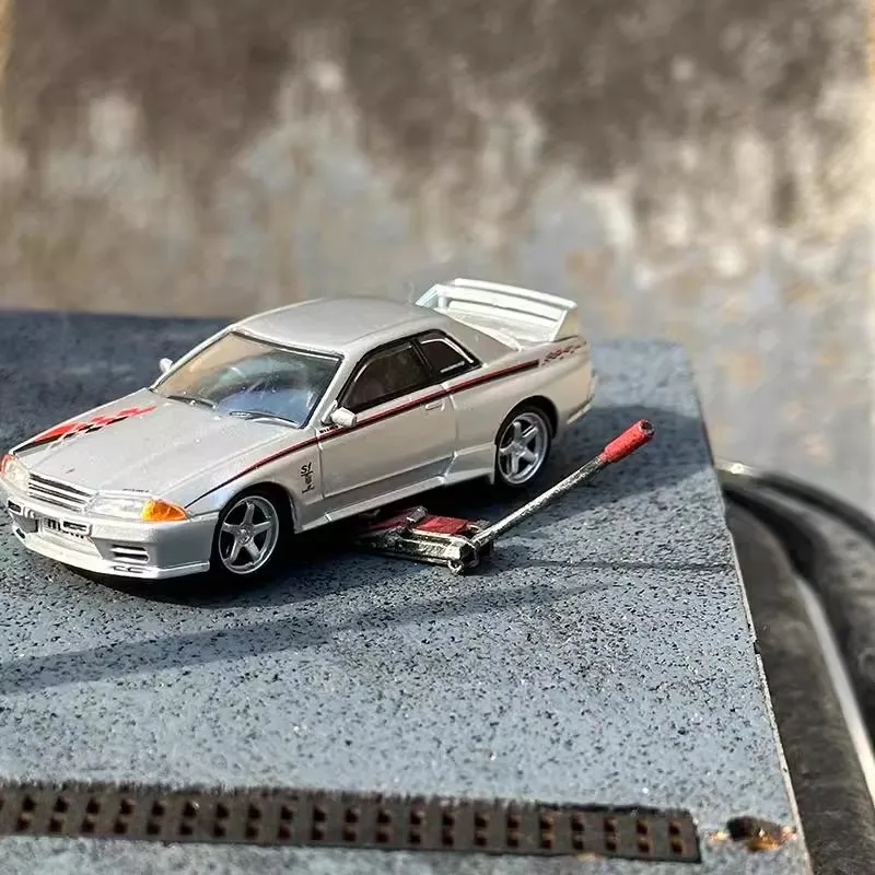 Diorama 1/64 Resin Car Lifting Jack Model Modification Garage Repair Accessories Scene Collocation Miniature Figure Doll Display