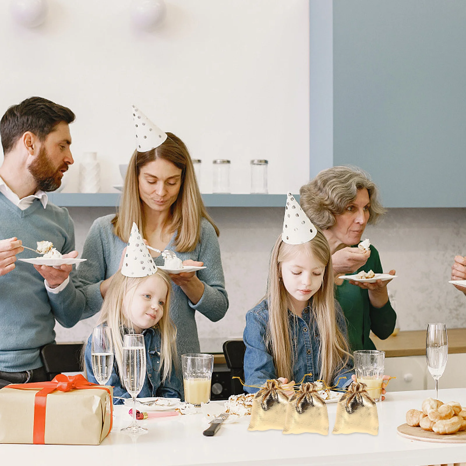 

50Pcs Holiday Drawstring Packaging Bags Gold Candy Jewelry Wrapping Party Favor Gift Storage Pouches Sweet Bags Christmas