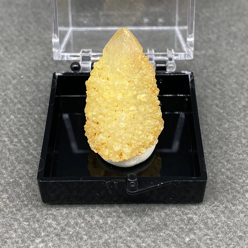 100%  Natural citrine Mineral Specimens Stones and Crystals Healing Crystal from China Box size:35*35*35mm