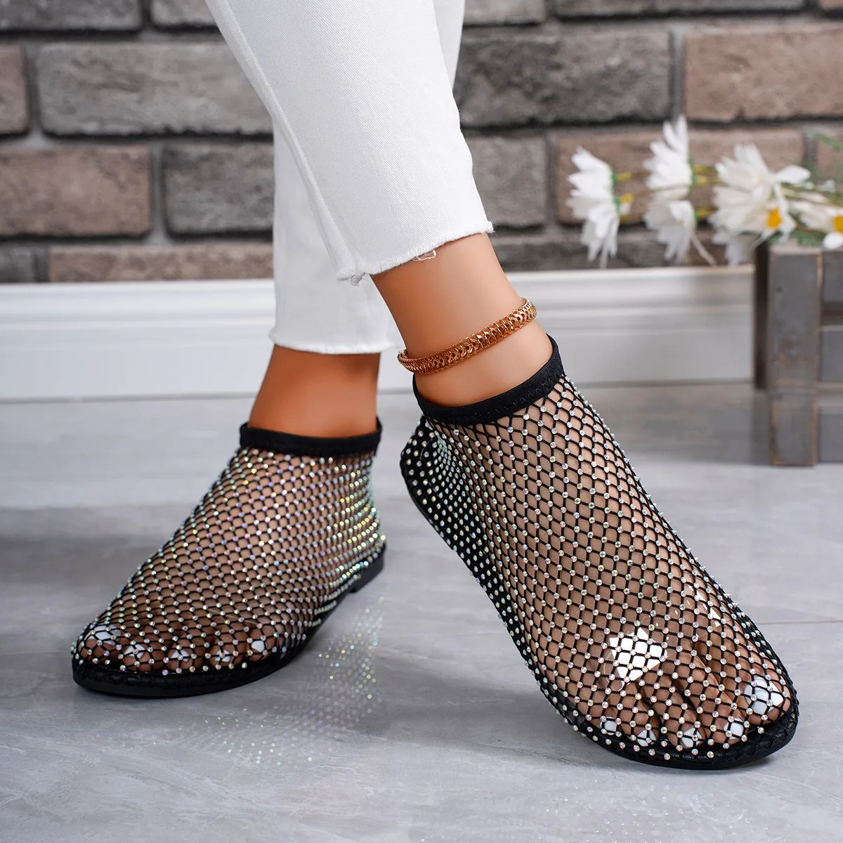 New Summer Round Toe Sandals Breathable Slip-on Non-slip Beach Flat Rhinestone Plus Size Fashion and Versatile Women\'s Shoes