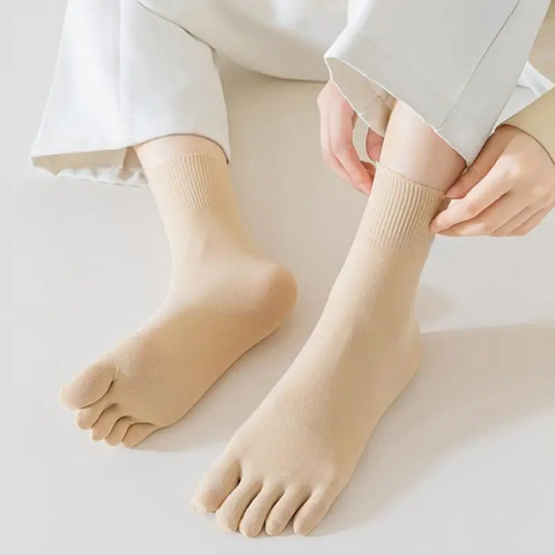 1 paire de chaussettes courtes fines et respirantes absorbant la sueur, chaussettes à cinq doigts, couleur unie, bout fendu, Tube central à cinq orteils