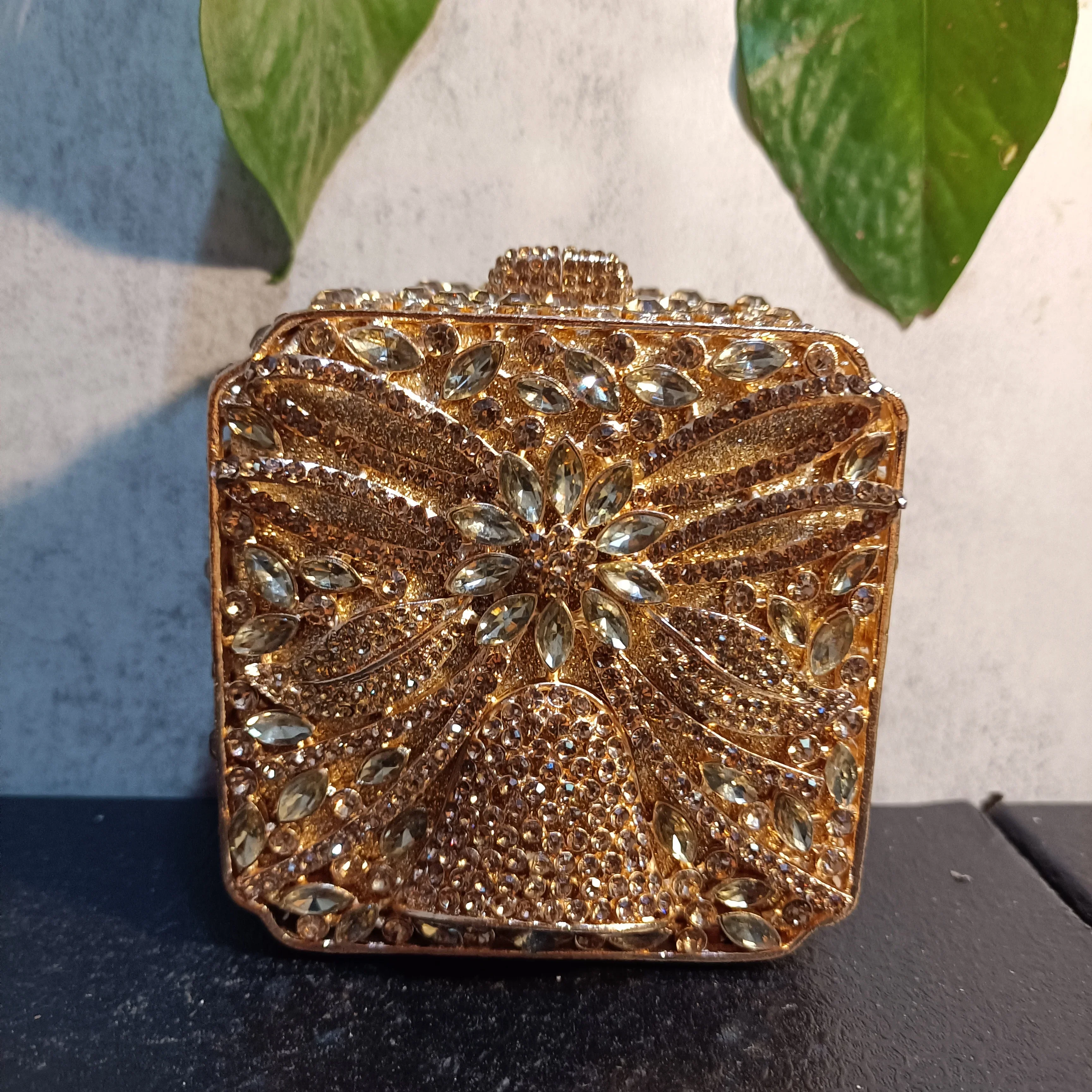 

Woman Gold Silver Diamond Cocktail Evening Bag Wedding Bridal Dinner Mini Purse Crystal Banquet Party Female Gift Handbag