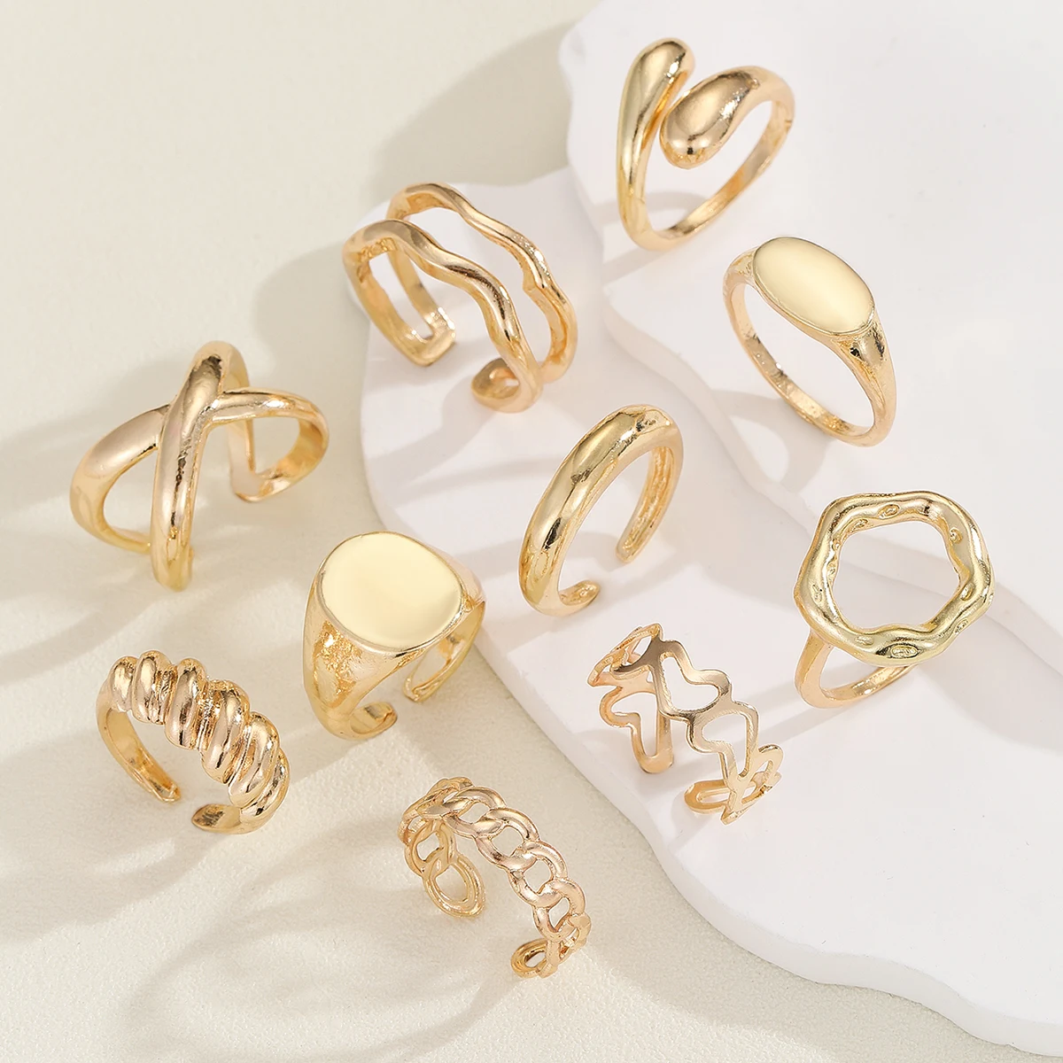 2025 Minimalist stainless steel gold-plated couple Ring for Christmas is a stylish and simple jewelry gift for everyday parties