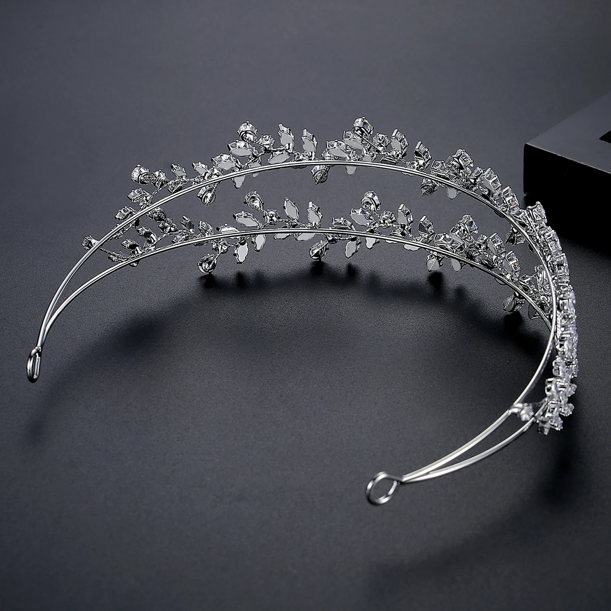 Imagem -05 - Luoteemi-camadas Duplas Nupcial Headband para as Mulheres Zircônia Coroas de Casamento Noiva Tiara Headpiece Headpiece Acessórios para o Cabelo Espumante