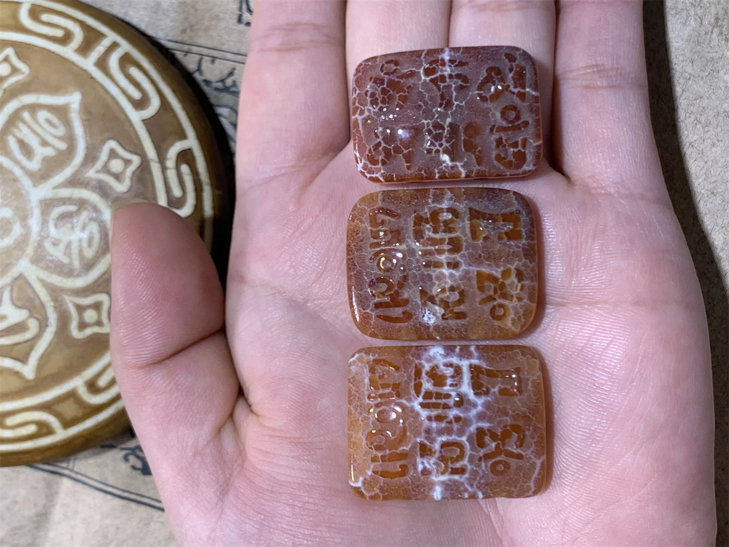 10pcs/lot The temple flows out of the old natural red agate fire offering /dragon scale pattern/ geometric dzi pendant amulet