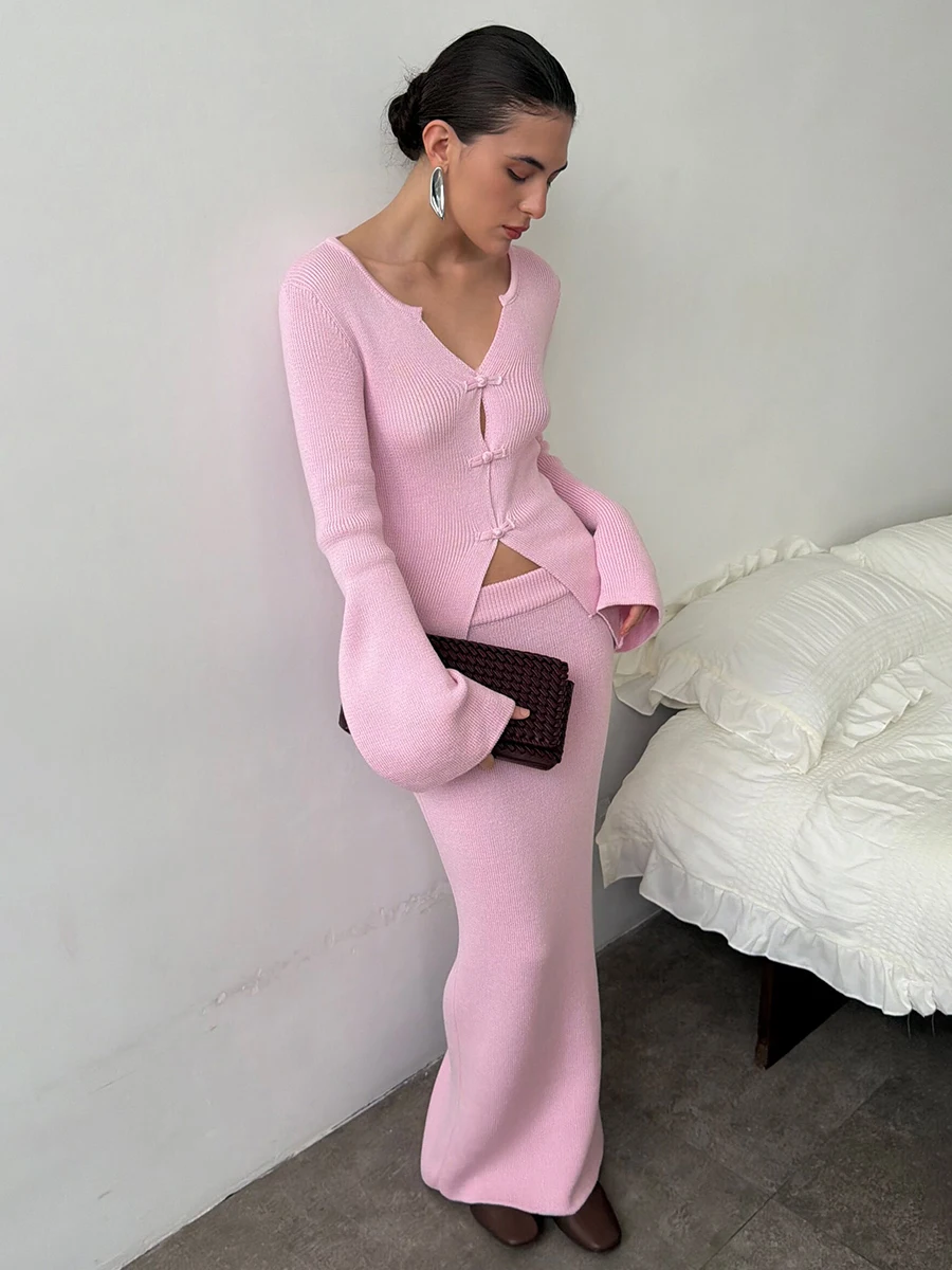 Wolfeel 2026 New Knitted Two-piece Set with Front Design and Split Top and Skirt Set Suitable for Daily Casual Commuting Wear