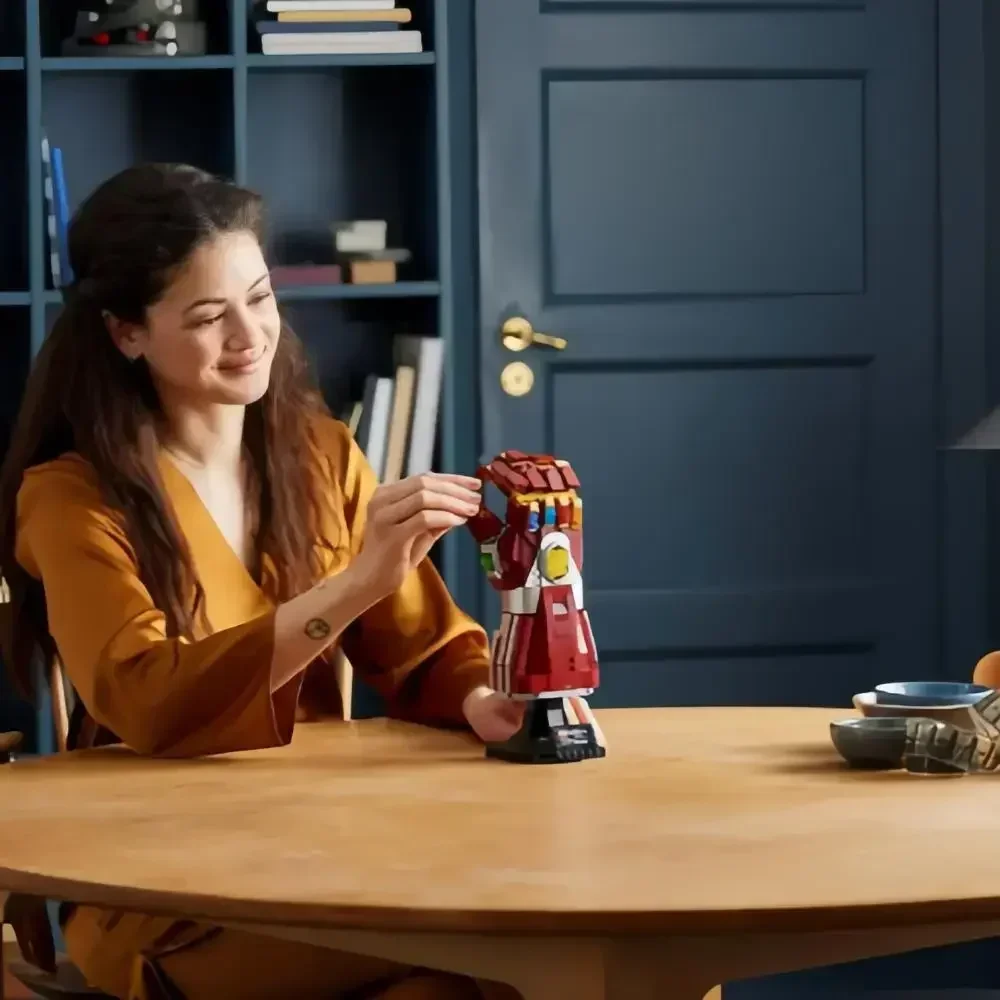 Hot Toys MARVEL Avengers Nano Superheroes Gauntlet Glove Model Brick Compatible 76223 Building Blocks DIY Sets Adults Kids Gifts