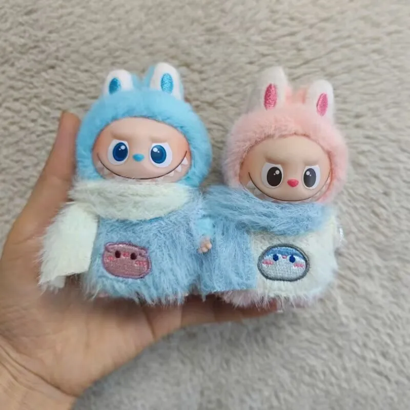 Leuke Pinguïn & Varken Thema Outfit Set voor 4e Gen Mini Labubu Kleding en Sjaal Kostuum voor 10 cm Vinyl Poppenkleertje Accessor