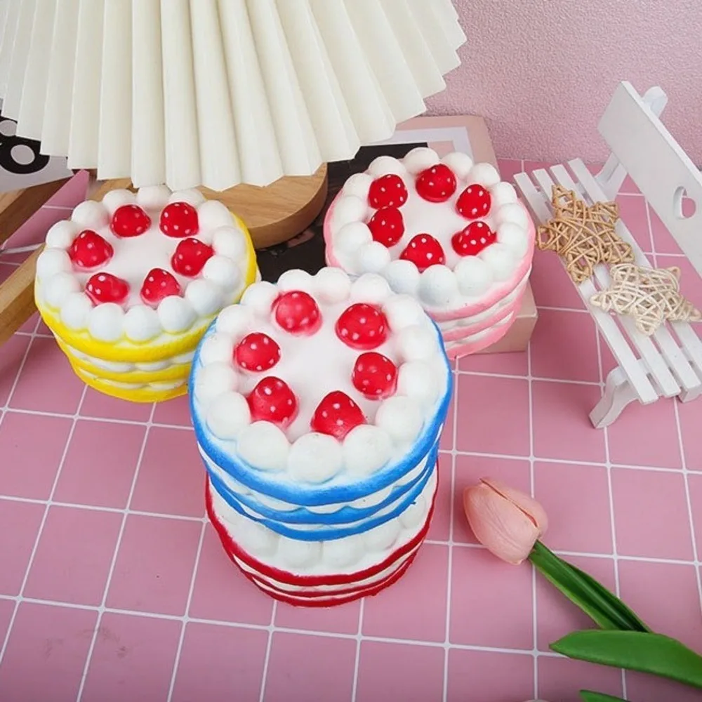 Simulación de pastel de cumpleaños de fresa, juguete para apretar, pastel de poni de PU, juguete de rebote lento, crema de descompresión, juguete blaster blando para la yema del dedo