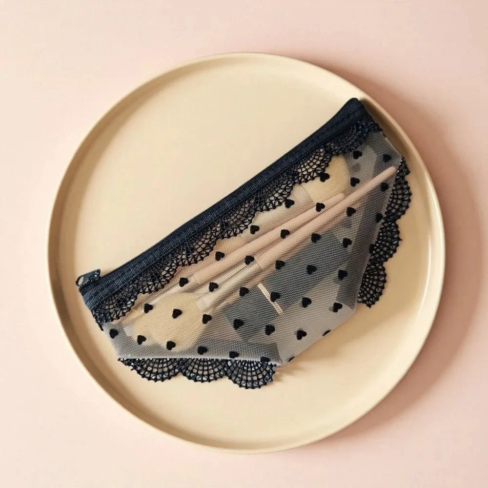 Einzigartige Slip-förmige Kosmetiktasche Transparente Netz-Make-up-Aufbewahrungstasche Y2K Spitzen-Herz Toilettentasche für Reisen – Detail 8
