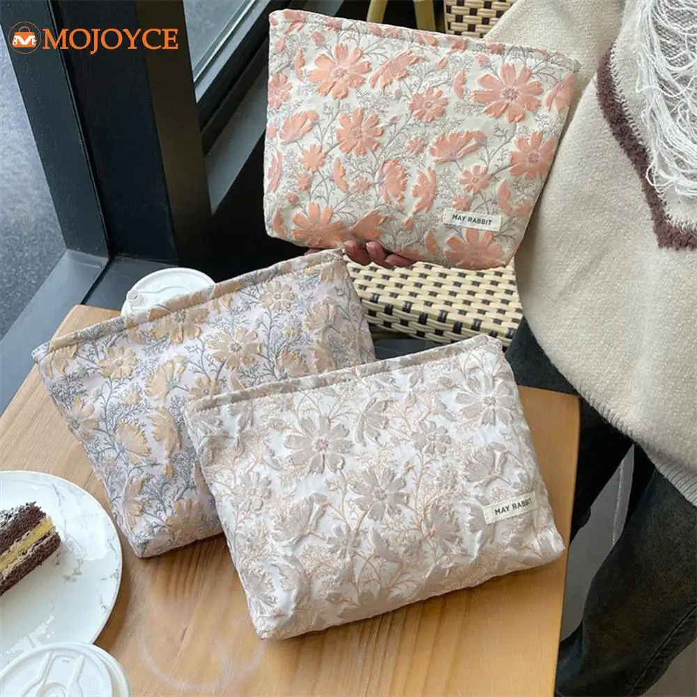 Women Cosmetic Bag Small Vintage Floral Makeup Bag Lipstick Storage Bag Portable Coin Purse Girls Flower Skincare Bag Clutch Bag