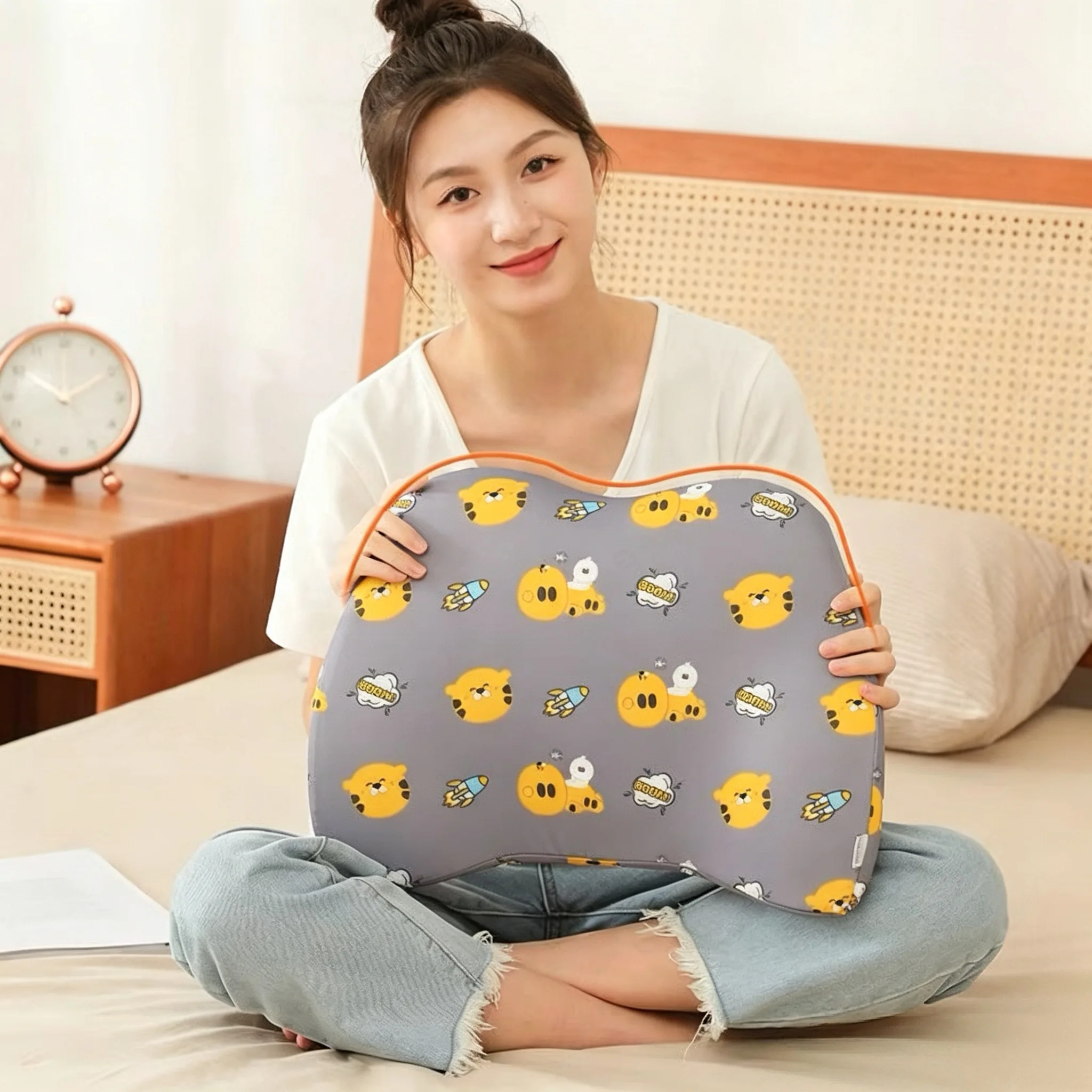 Ultralight smooth High Quality Comfort Popular Relax cushion train airplane car Pain Relief