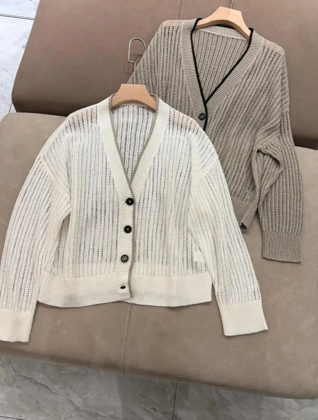 

Women's V-neck 100% linen hollow out long sleeved fashionable cardigan