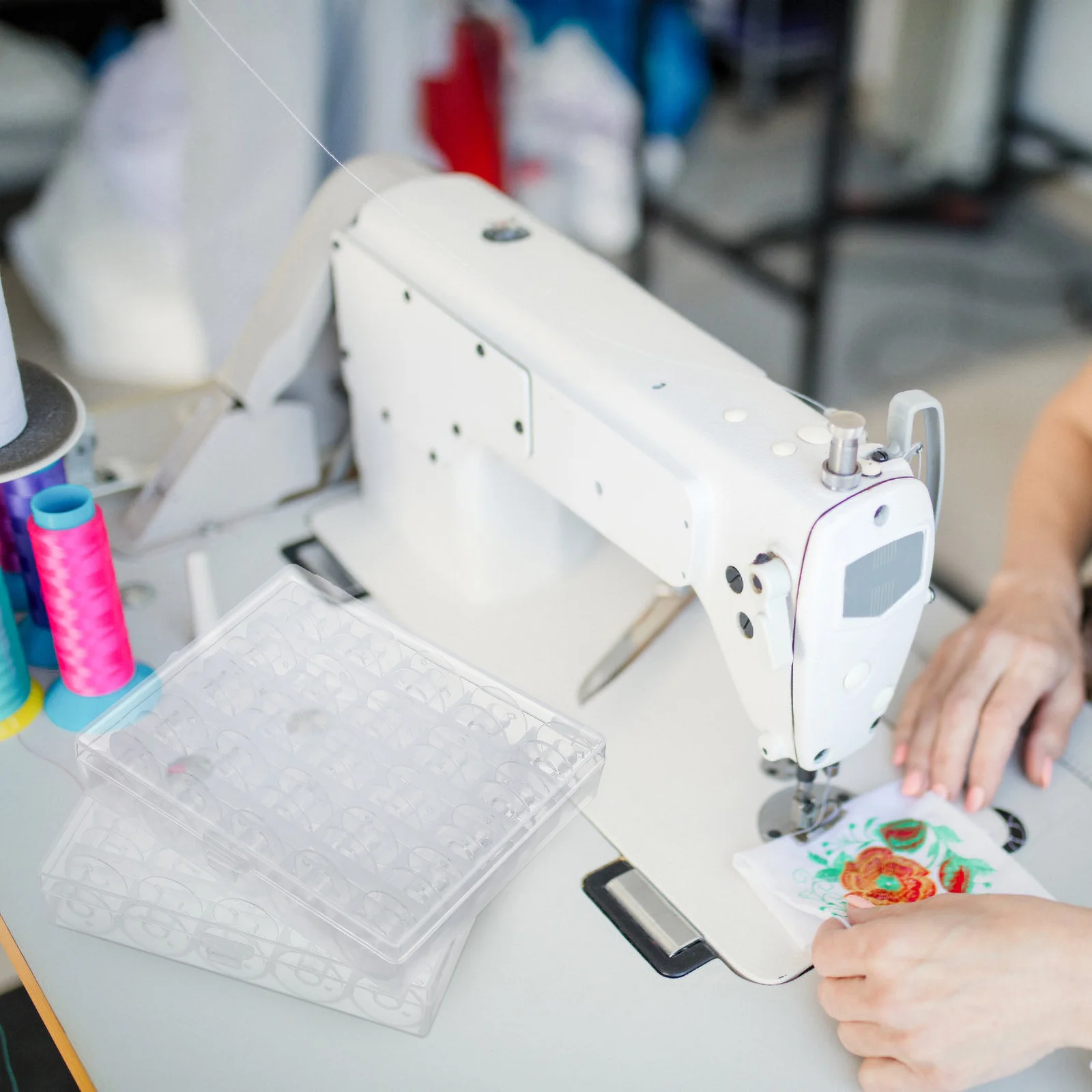 

1Set Bobbin Set Plastic Transparent Compact Sewing Spools Professional Replaceable Thread Bobbins Portable Embroidery Machine