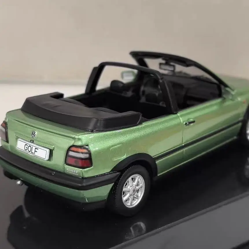 IXO 1/43 VW Golf Cabriolet 1995 Gower نموذج قابل للتحويل #2