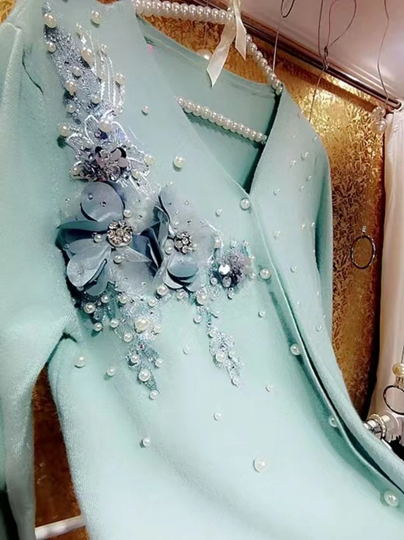 2024 Spring Luxury Pearls Beaded Flowers Stitch Knitted Cardigan For Women New In Long Sleeve Knitted Outwear Sweater Coat