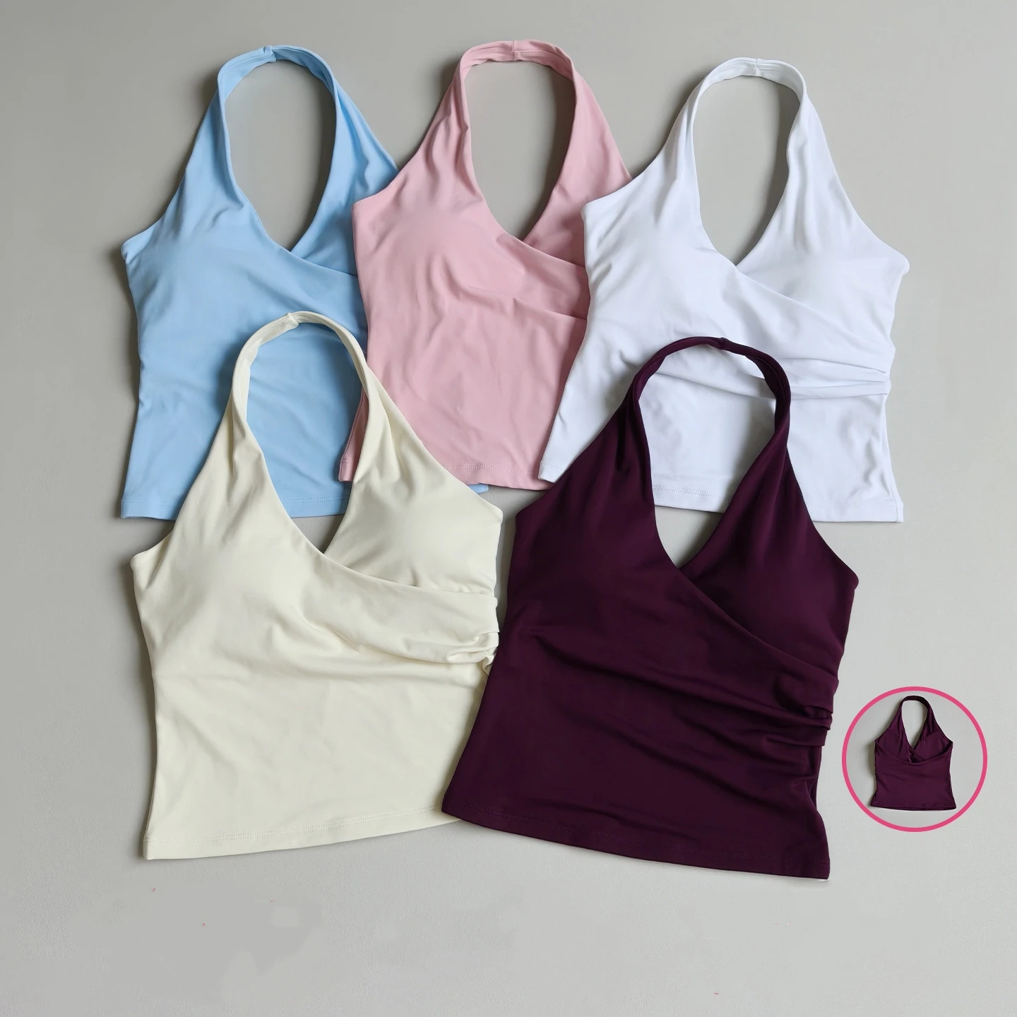 V-Ausschnitt, Neckholder, Yoga-Top, hochelastisch, bequem, atmungsaktiv, mit schickem Rückenausschnitt, figurformend, Sport-BH, für den Außenbereich geeignet. – Detail 2