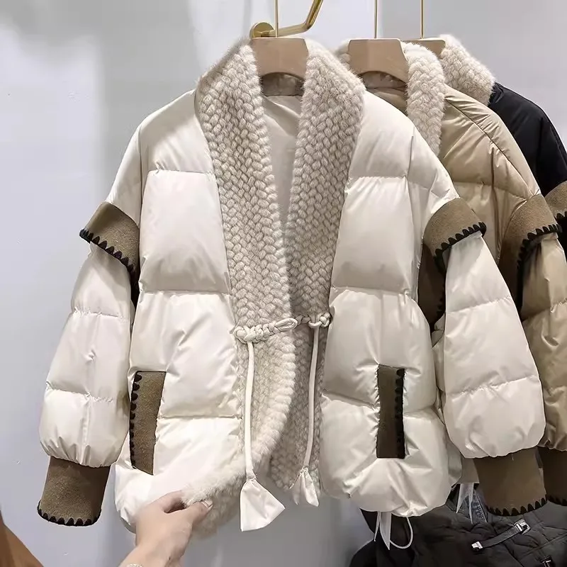 

2024 New Winter Parkas V-Neck Splicing Dial Buckle Down Padded Jacket Women Fashion Short Thin Bread Cotton Clothes Female B498