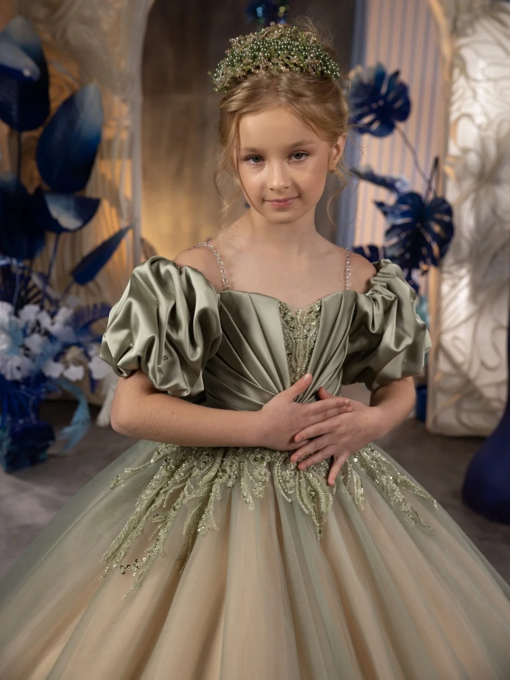 Luxury Sage Green Flower Girl Dress, Puff Sleeve Tulle Princess Ball Gown, Beaded Embroidery Formal Pageant Dress for Wedding