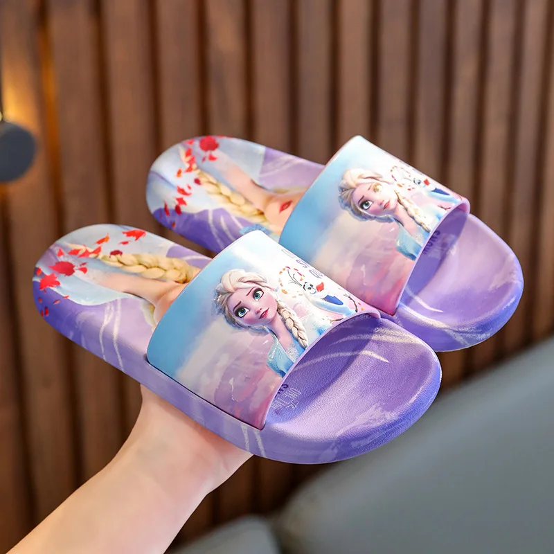 Pantoufles de maison Disney pour enfants, sandales de salle de bain d'été pour filles, chaussures de sol de plage, princesse Elsa, dessin animé congelé