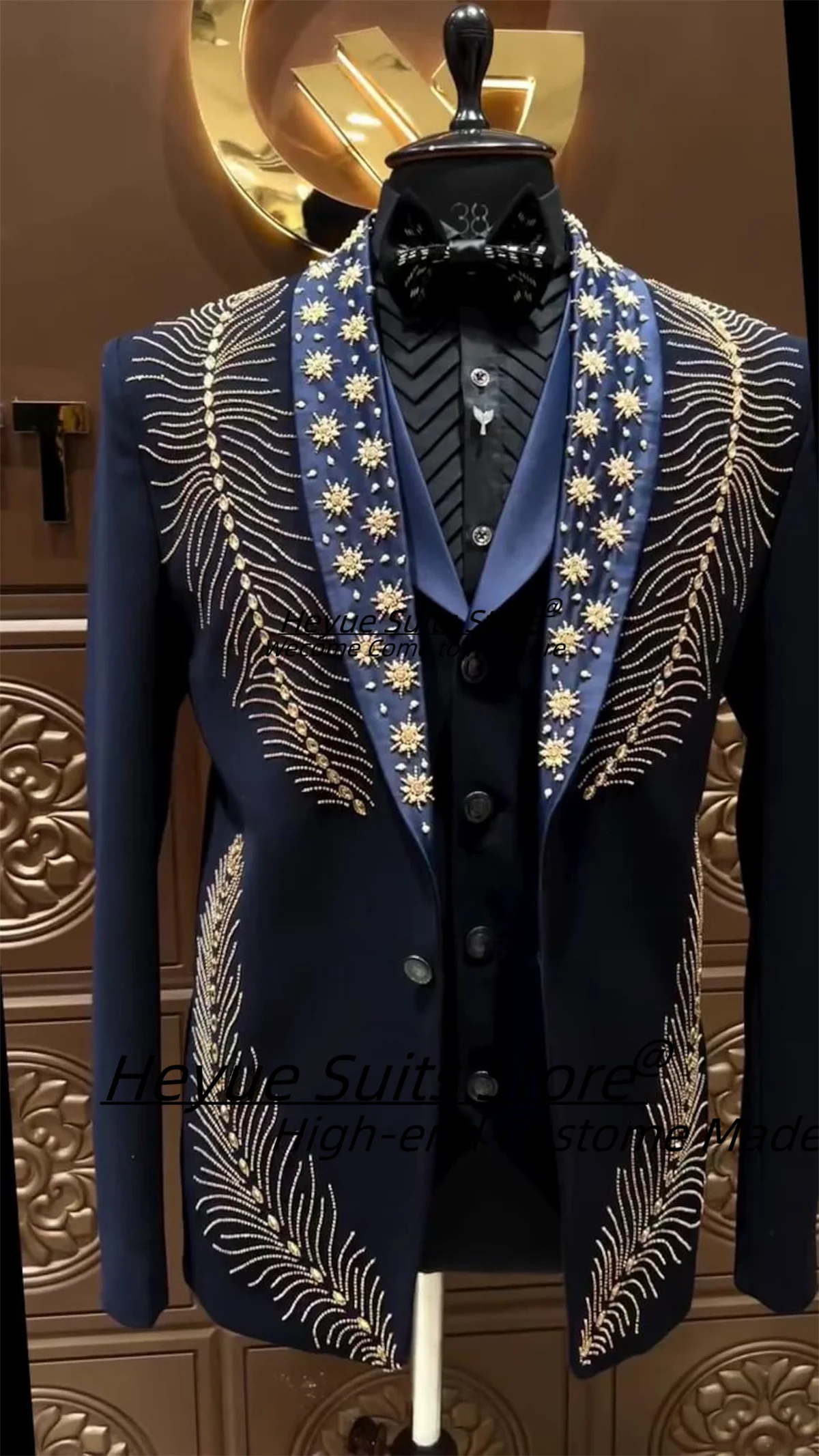 

Роскошные темно-синие мужские костюмы с вышивкой кристаллами, облегающие свадебные смокинги для жениха с шалью и лацканами, комплекты из 2 предметов, мужские пиджаки для выпускного вечера