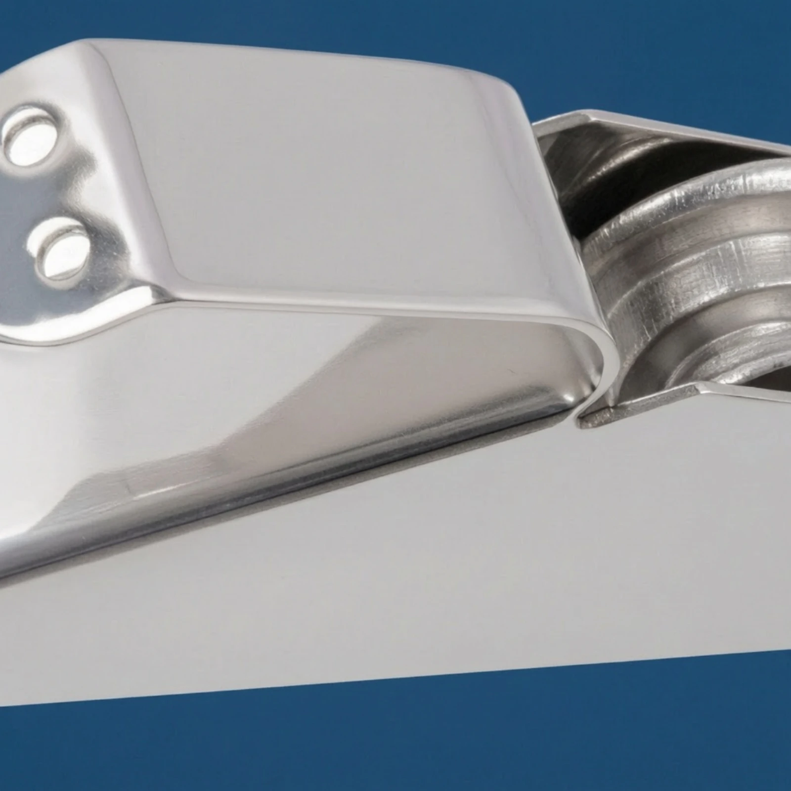 Marine Hardware Streamlined Profile Hinged Anchor Bracket with Roller Assembly Boat Hardware Low-Maintenance