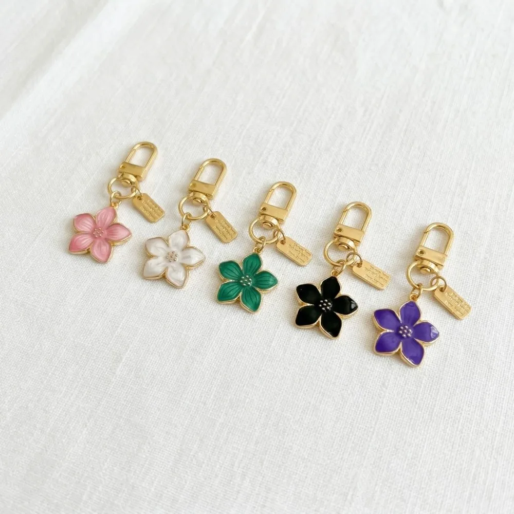 Key Ring Cute Pear Blossom Keychain Ornaments Mini Flower Pendant Sweet Cherry Blossom Keychain Backpack Accessory
