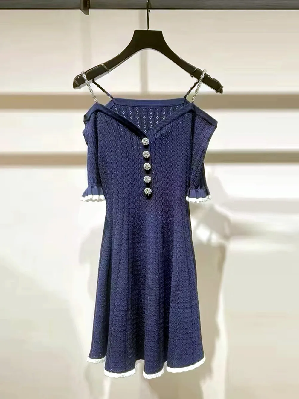 

High-End Knitted Short Dress Women's French Style Waist-Cinching Midi Dress Mid-Sleeve One-Shoulder A-Line Skirt City Commute