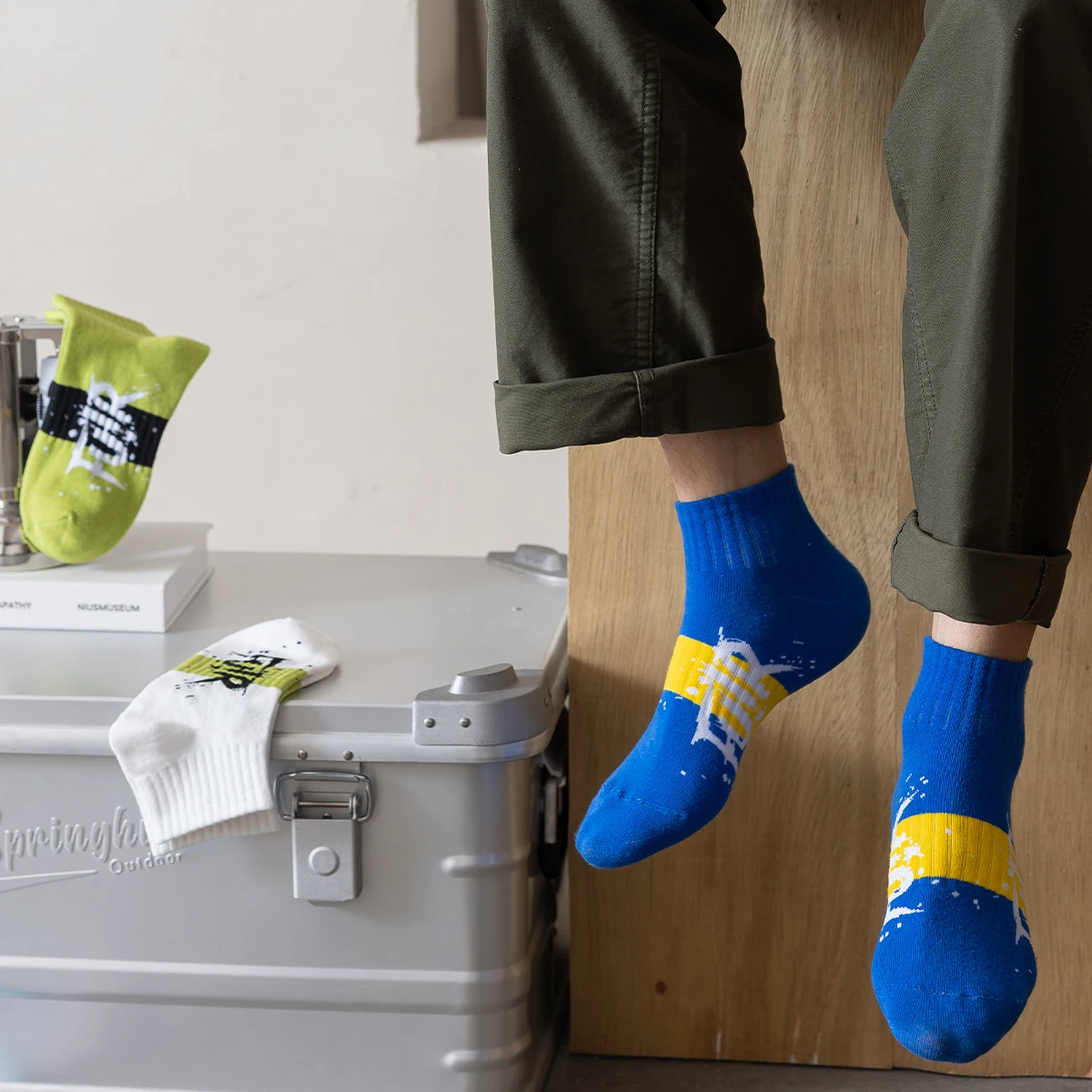 ถุงเท้าอนามัยฟิล์มเอวต่ำลายกราฟฟิตี้3คู่สำหรับผู้หญิงอากาศร้อน BFF นอนถุงเท้าข้อต่ำรุ่นพิเศษ