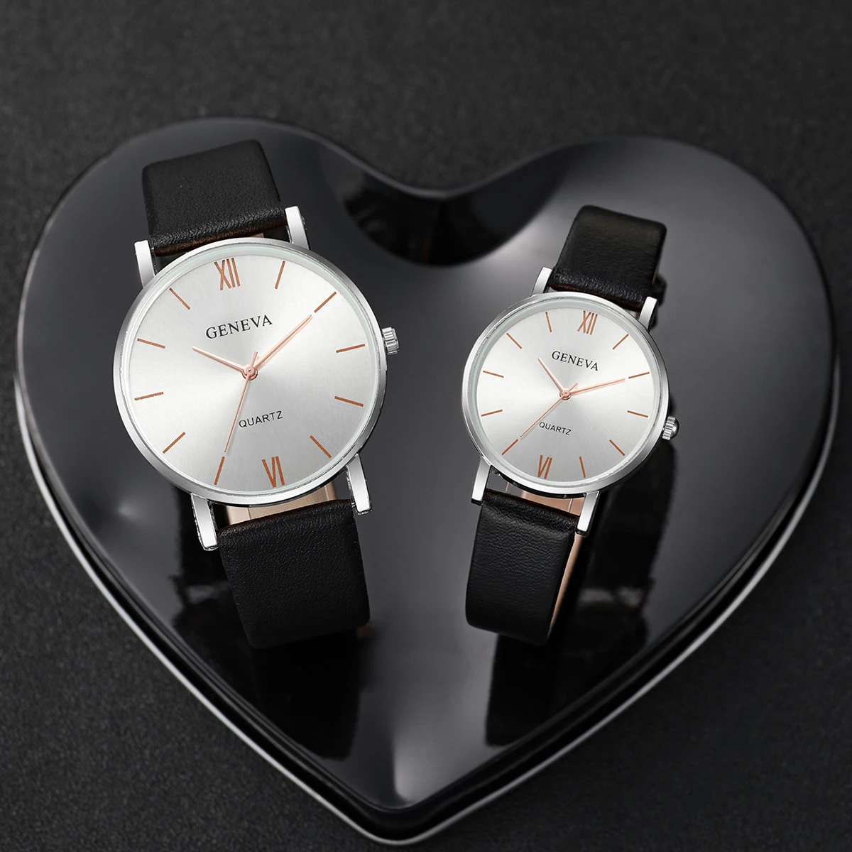 男の子と女の子のための多用途のクォーツ時計セット,カップルのためのトレンディなブレスレット,ロマンチックな愛,カジュアルな革,お祭りの贈り物