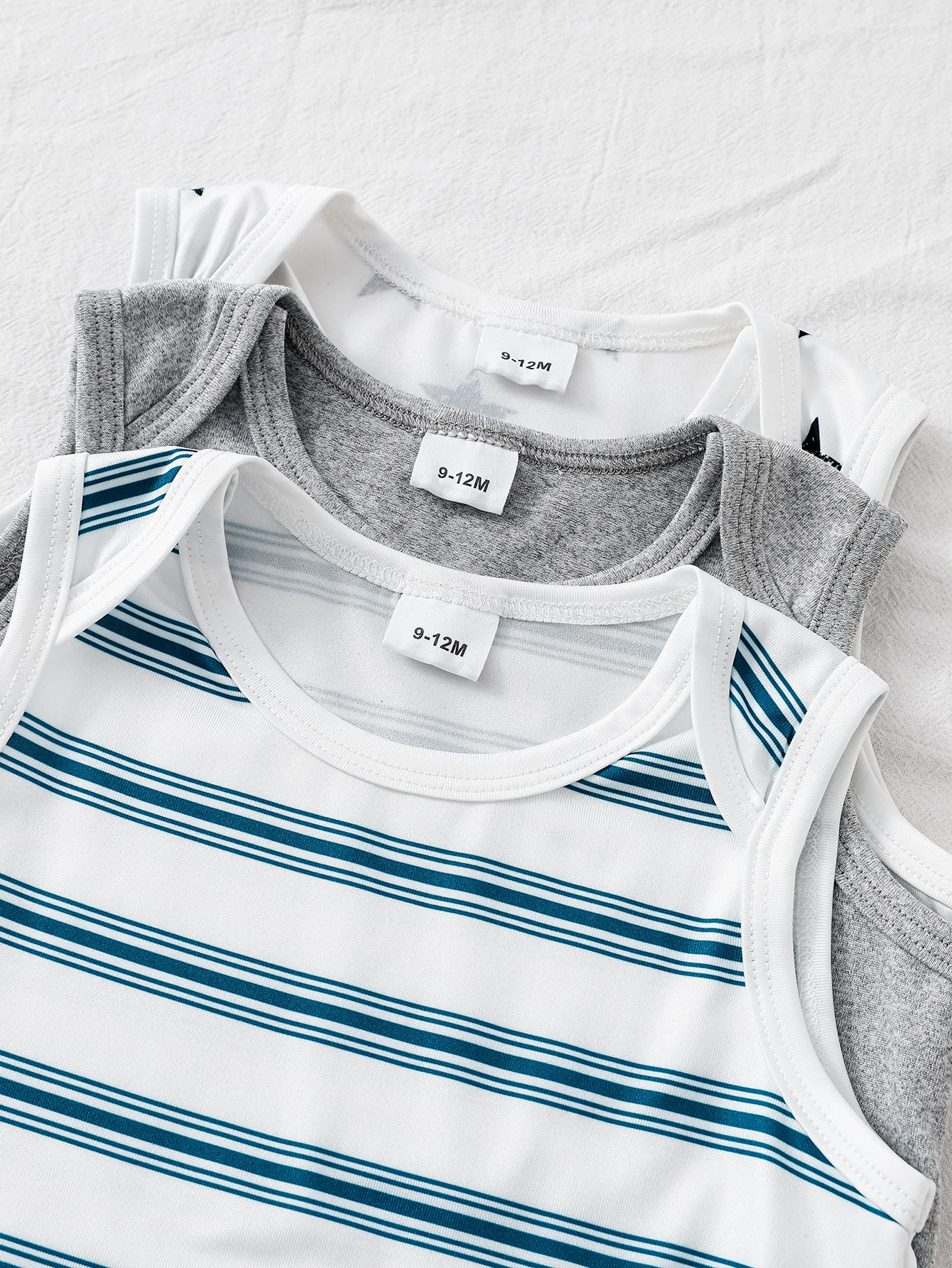 طقم رومبير صيفي بدون أكمام مكون من ثلاث قطع للأطفال الرضع الأولاد مجموعة ملابس متعددة المكونات للصيف