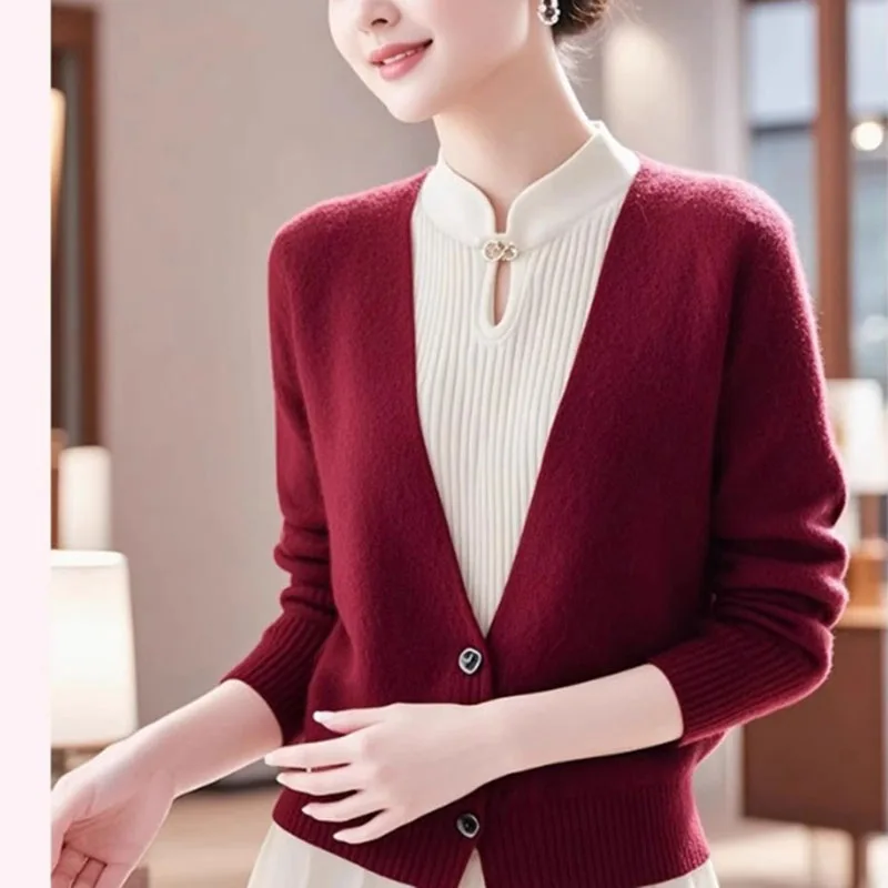 ถักเสื้อกันหนาวผู้หญิง Autumn2025 Chic ขนสัตว์ Bottoming ใหม่จีนปลอม 2 ชิ้นเสื้อใหม่สไตล์แห่งชาติยอดนิยมเสื้อกันหนาว