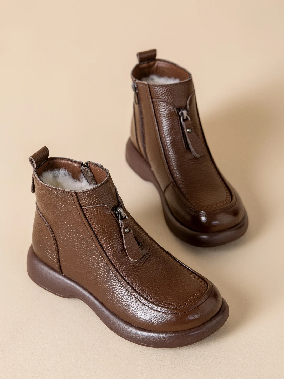 

Удобные зимние ботинки из мягкой кожи и шерстяного хлопка для женщин среднего возраста, теплые ботинки для мам, модные короткие ботинки.