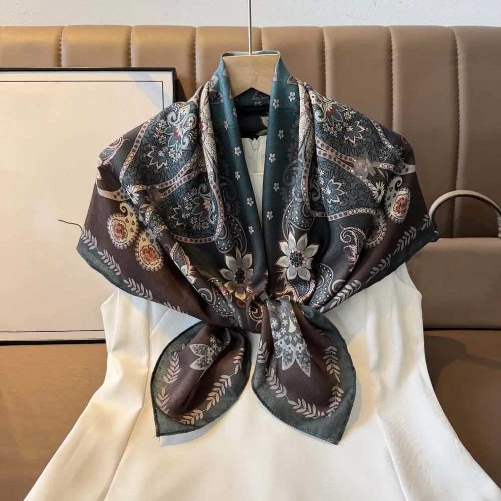 

Breathable Mom Square Headscarf Sunscreen Personalized Design Double-sided Printed Silk Scarf Headband Lightweight