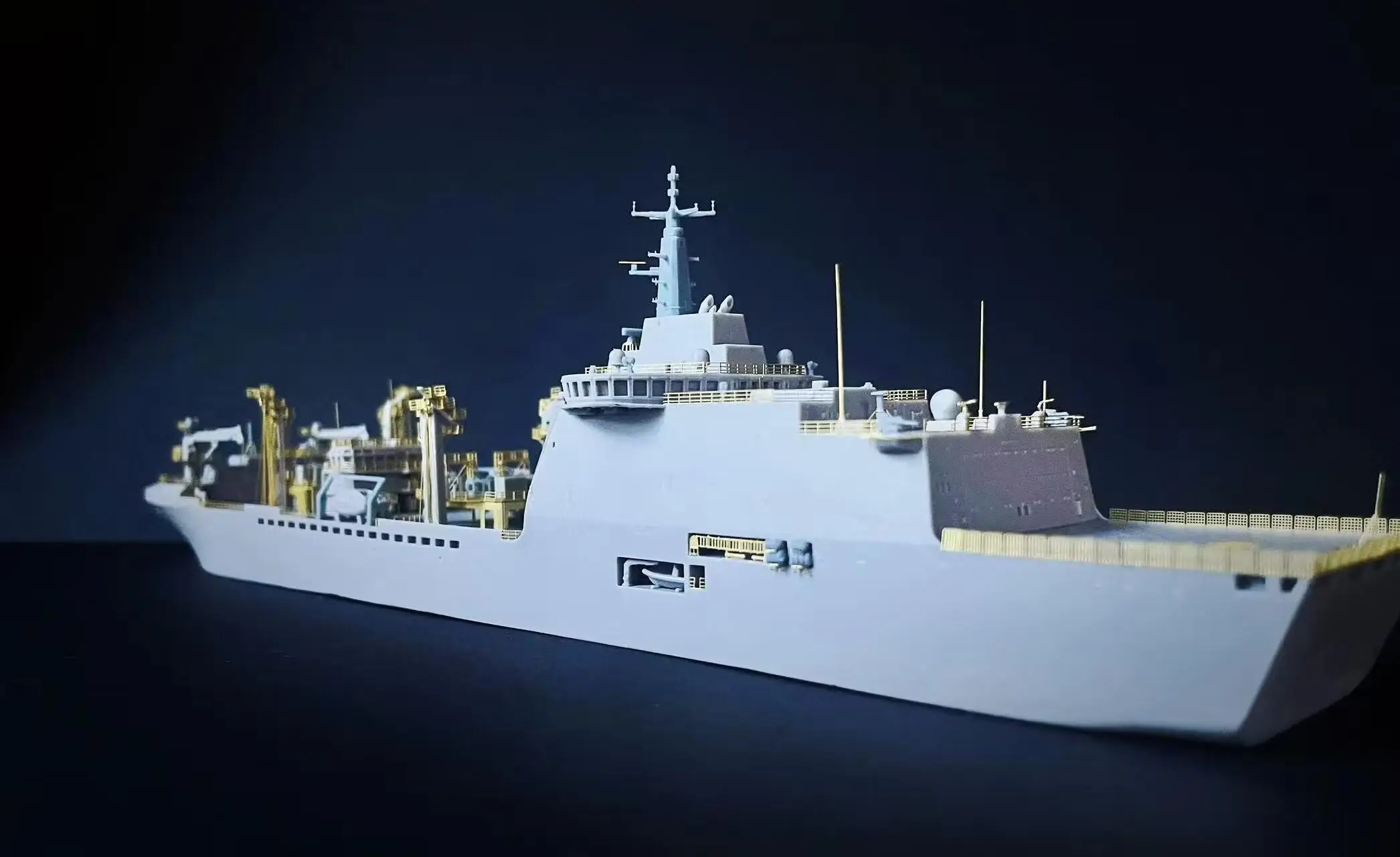 GOUZAO MDW-085 1/700 Scale Italian Navy Vulcano Class Logistic Support Ship (Lss)