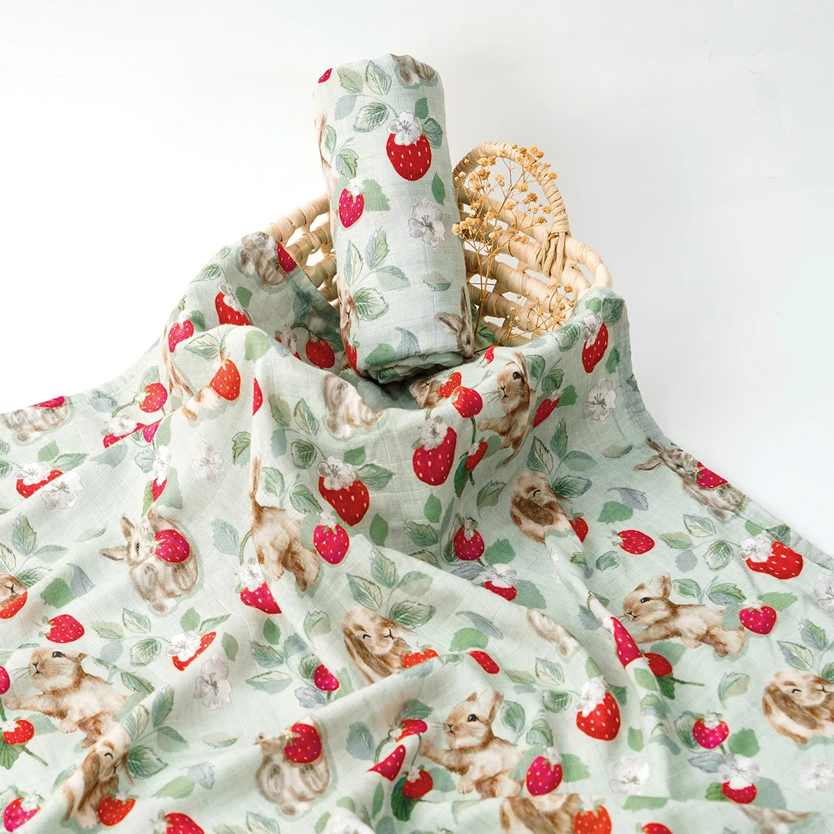HappyFlute New One Piece Digital Print Bamboo Cotton 2 Layers Super Soft Muslin Swaddle High Quality Wrap For Newborn Blanket