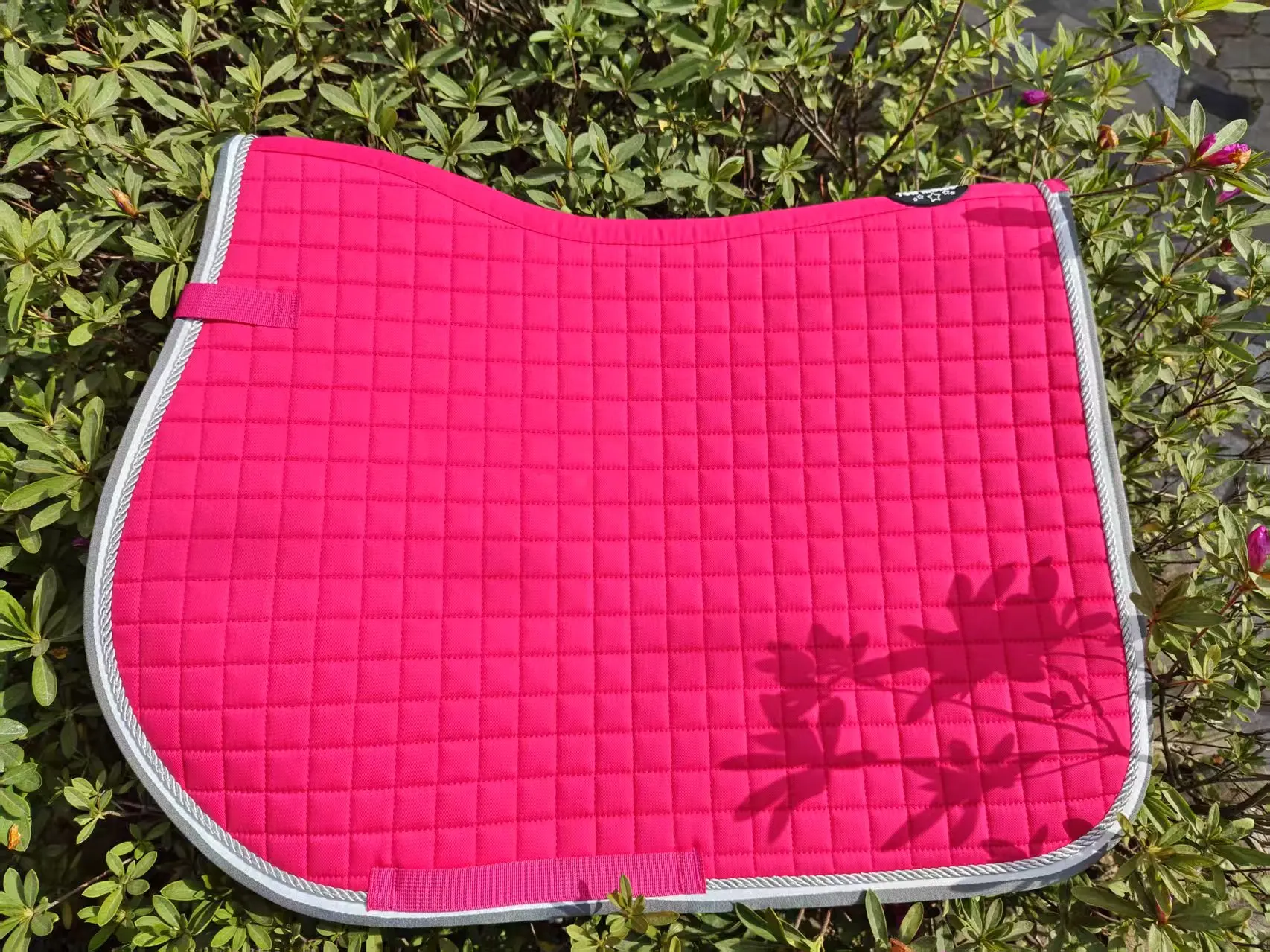 all-purpose-saddle-pad-horse-saddle-pad-for-horses-use-during-everyday-riding-idea-for-english-horse-riding-designed
