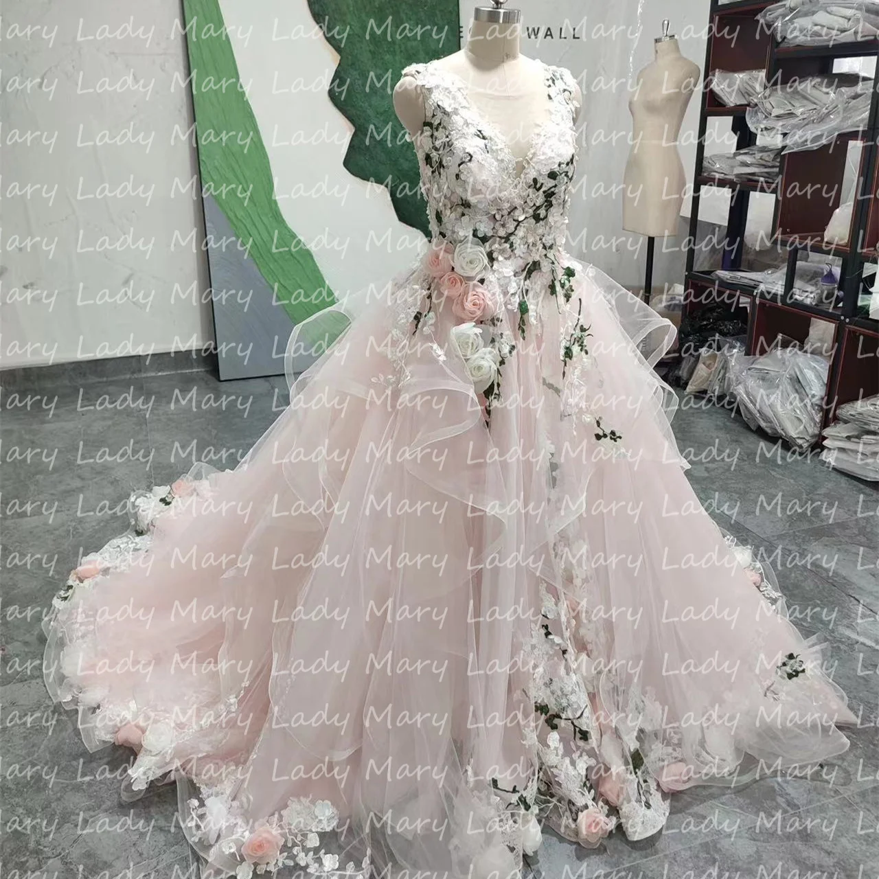 Customized Garden Floral Lace Wedding Dresses 3D Floral Pretty Ruched Tulle Bridal Dresses Haute Designer Marriage Robe Vestidos