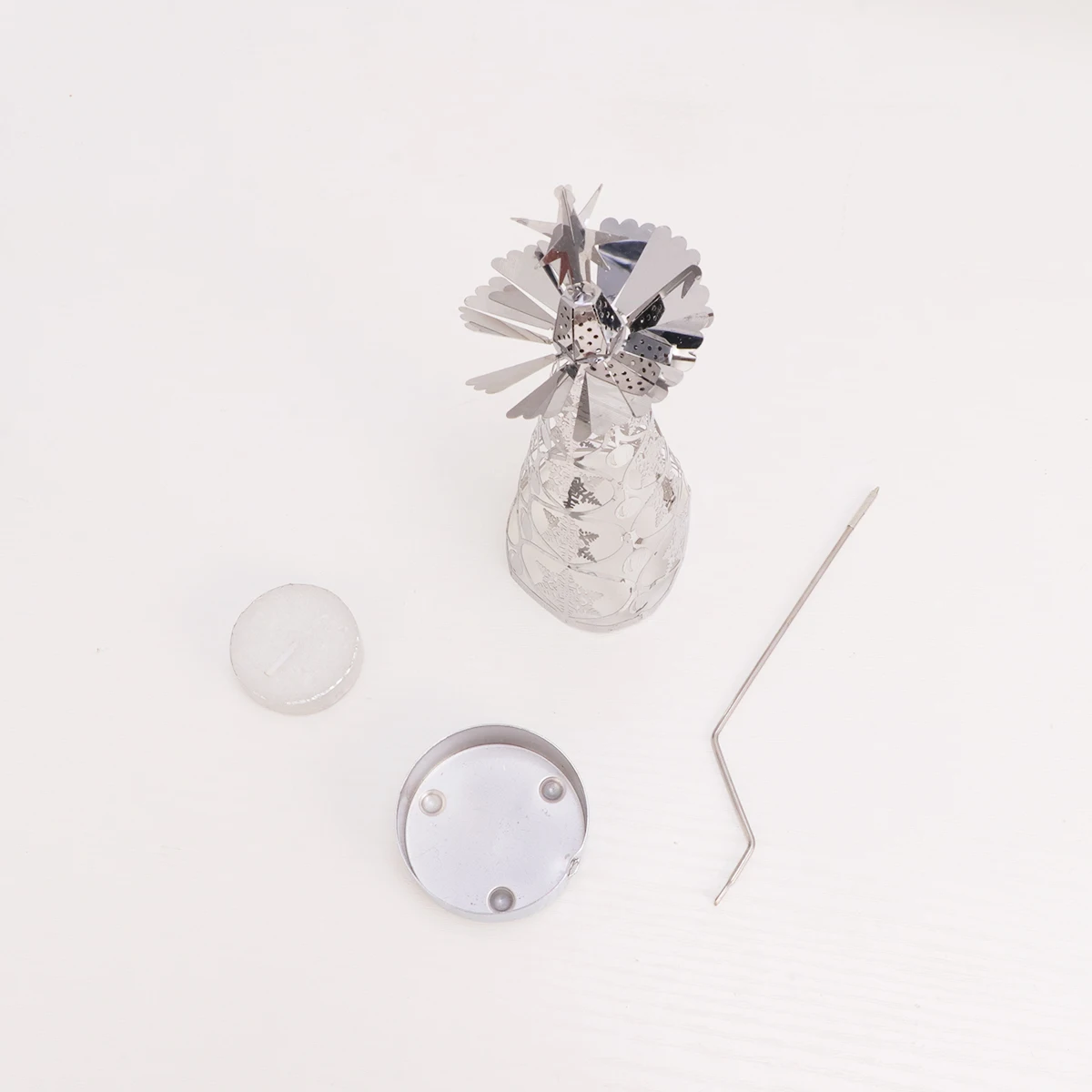 

Silver Revolving Snowflake Christmas Tree Candlestick Metal Holder Automatic Rotation Tea Light Decor Metal Holder
