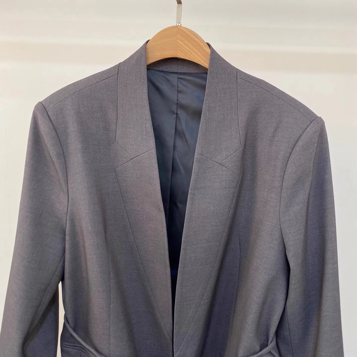 Cappotti blazer nuovi di alta qualità 2025 Autunno Inverno Miscela di lana Donna Colletto dentellato Cintura con cordino Deco Cappotti di lana grigia a maniche lunghe