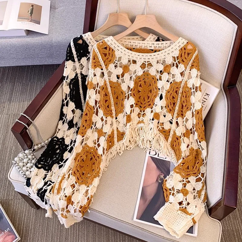 

Women's Crochet Sweater Fringed Batwing Sleeve Floral Open-knit Blouse Crop Knit Pullovers Vacation Boho Chic Beach Outfit