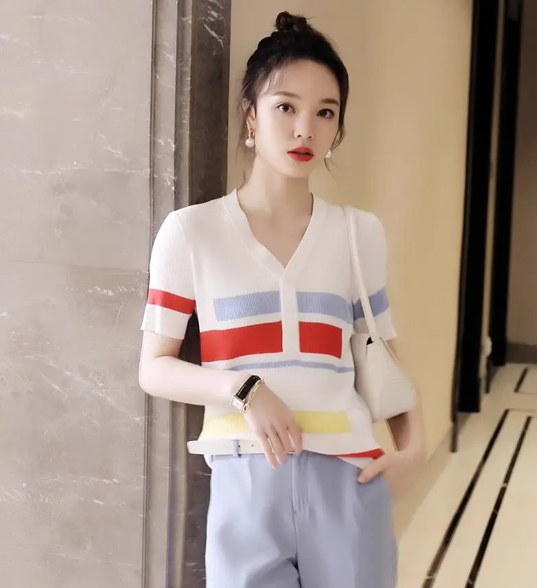 T-shirt allentata a righe color block a maniche corte in seta di ghiaccio 2025 moda estate nuovo maglione lavorato a maglia
