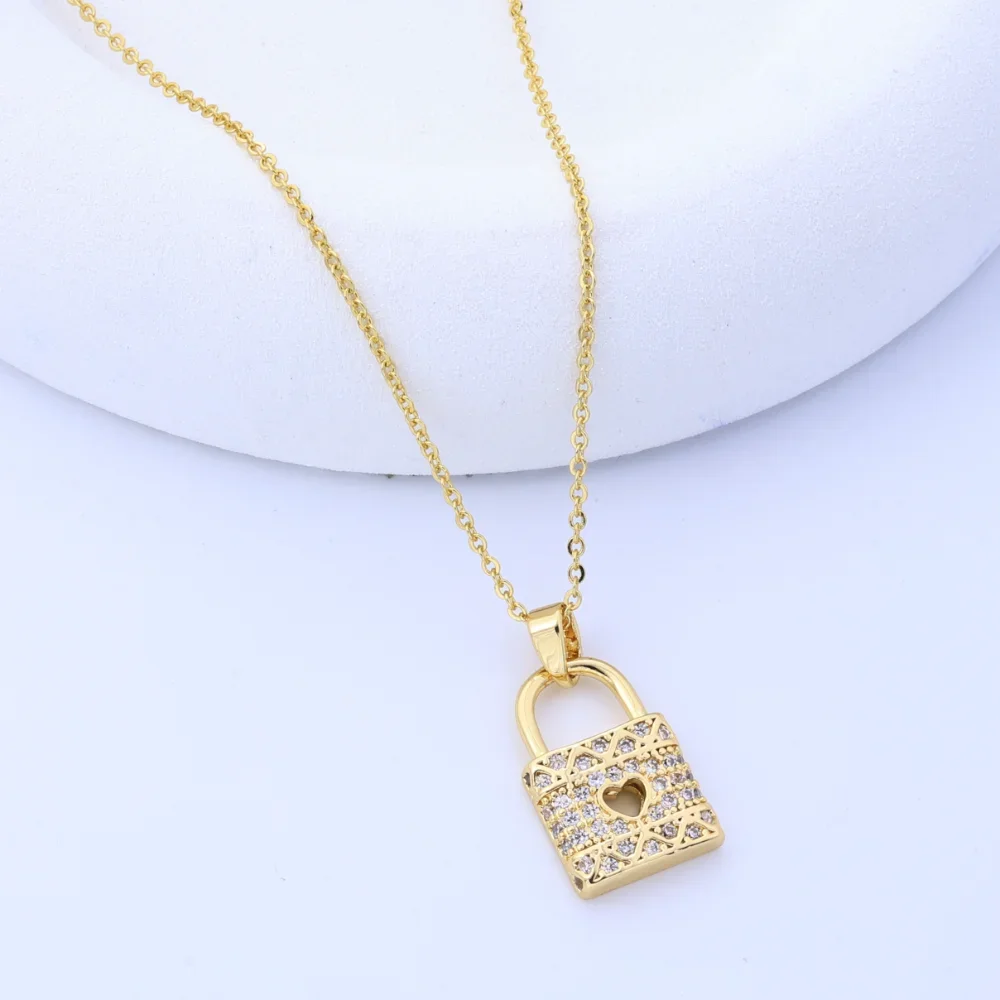 قلادة جميلة، قلادة مطلية بالألماس بالكامل من الفولاذ التيتانيوم Happy Planet للنساء، سلسلة ترقوة حمراء شبكية من Lucky Ins، أداء