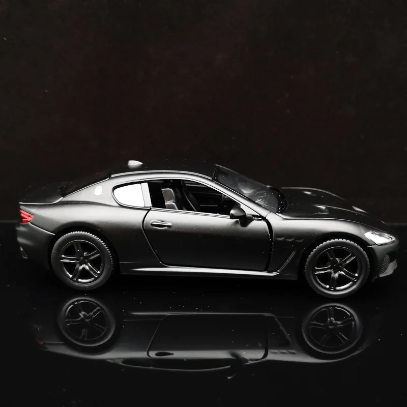 1:36 Scale Maserati GT Diecast Alloy Pull Back Car Collectable Toy Gifts For Children